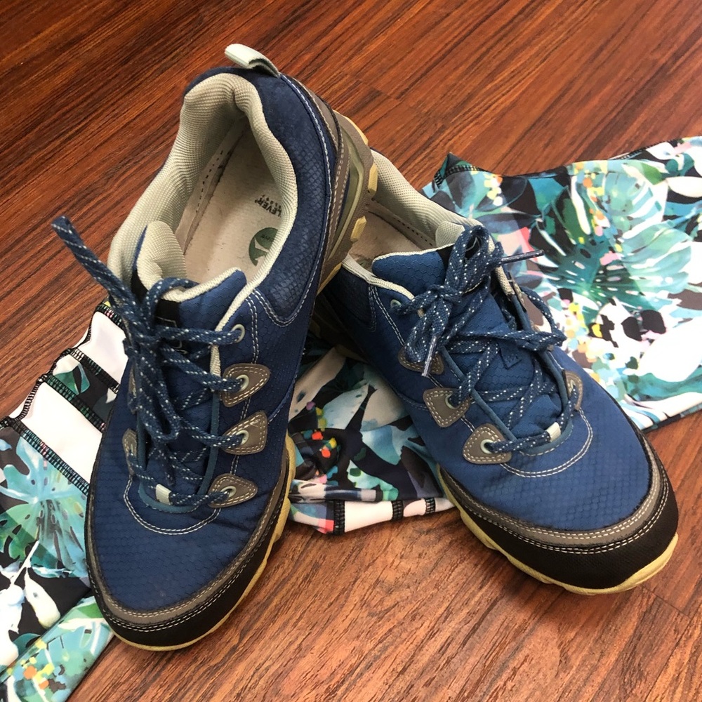 Waterproof shoes